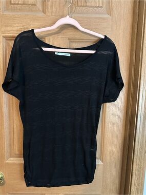 Maurices Black Short Sleeve Scoop Neck Tee